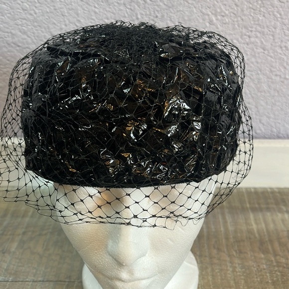 EUC VTG Box Hat with Netting black textures material/ inner mesh lining - Picture 1 of 10